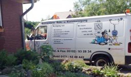 Firmenwagen für die Reinigung verstopfter Rohrleitungen bei Hildesheim